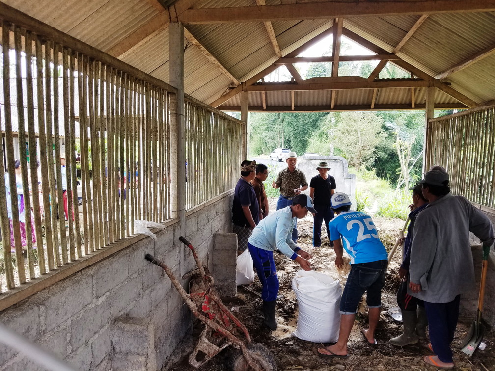 RAPAT PEMBAHASAN DAN PENYEPAKATAN APBDES PERUBAHAN TARO TAHUN 2019